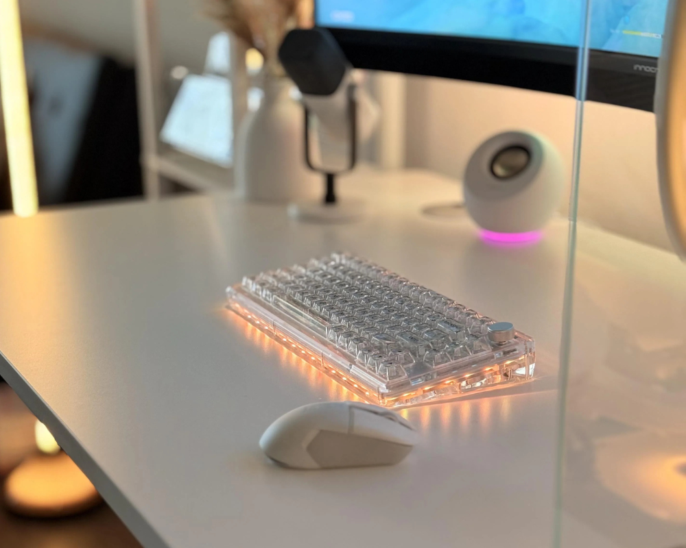 How to Repair a Damaged Computer Table